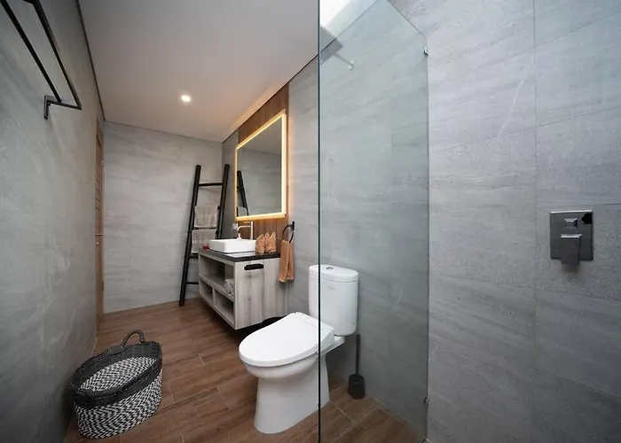 Villa *luxury Astaga 2*modern*billiard*paddy View* Canggu